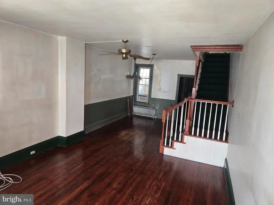 222 W High St, Womelsdorf, PA 19567 - #3