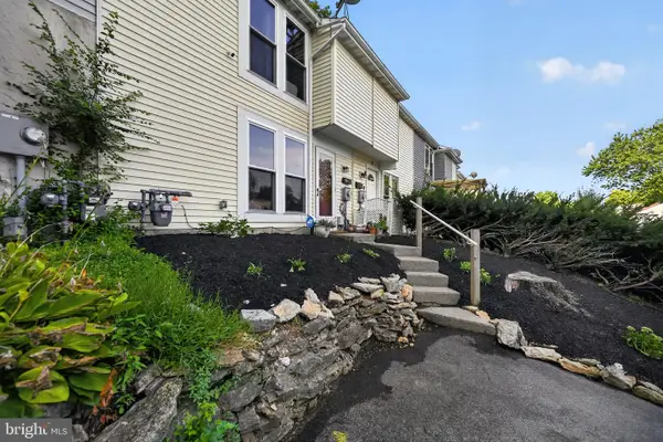 714 Summit Chase Dr, READING, PA 19611
