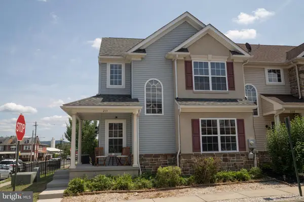 217 Silk Dr, READING, PA 19611