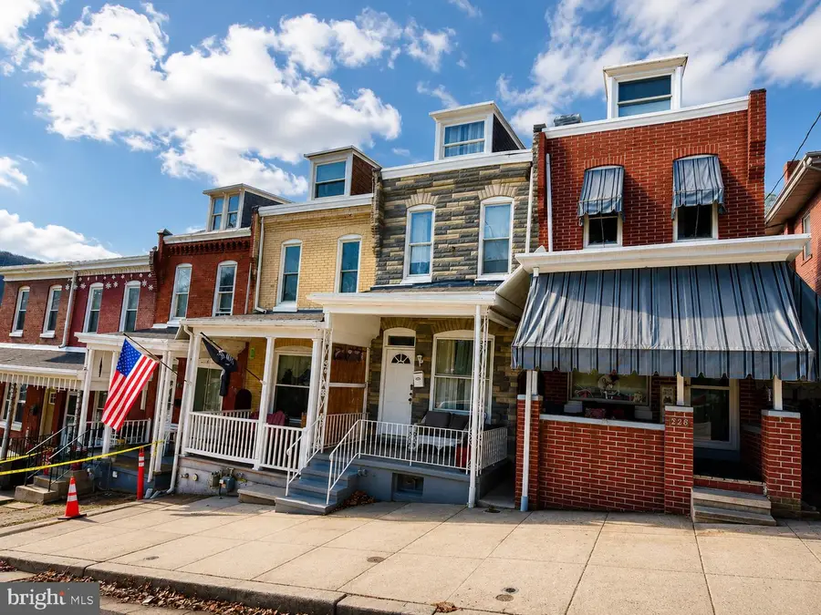 230 S 18th St, Reading, PA 19602 - #2