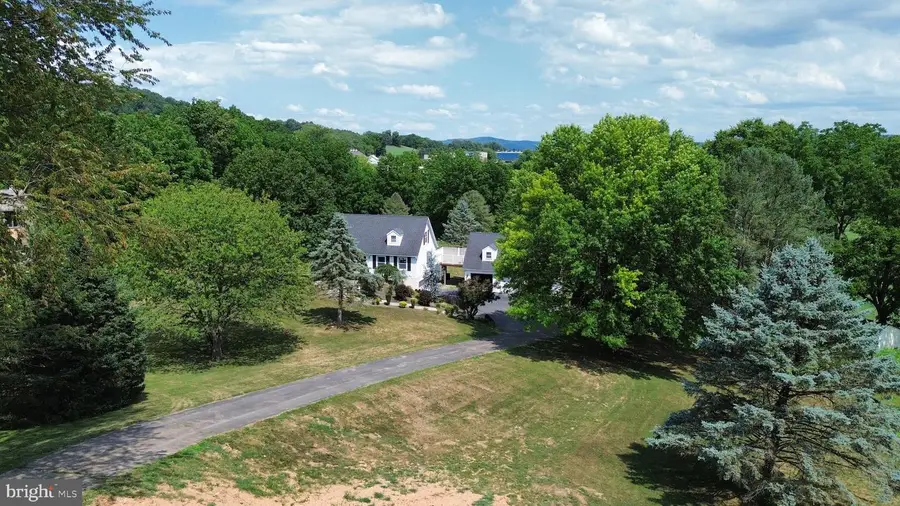 575 Mull Ave, Leesport, PA 19533 - #2