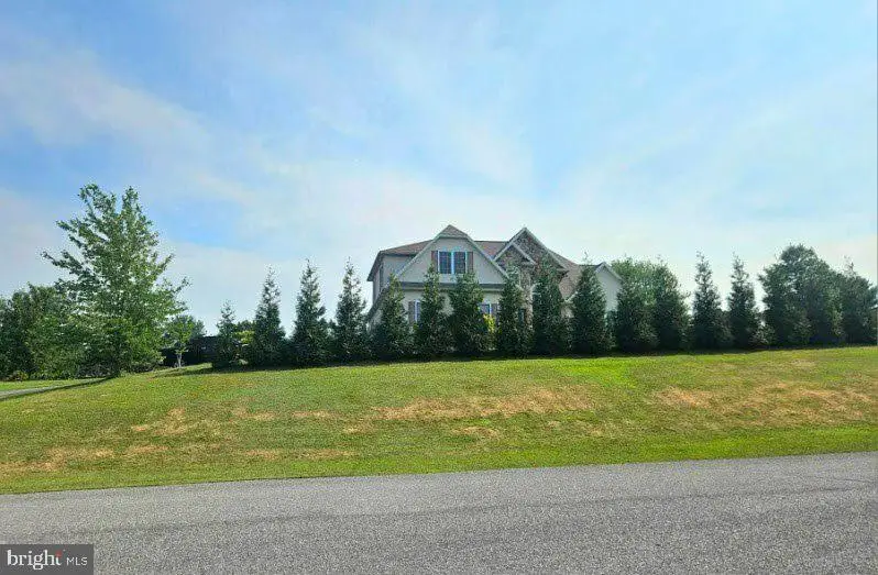 302 Chris Dr, Windsor, PA 19534 - #2