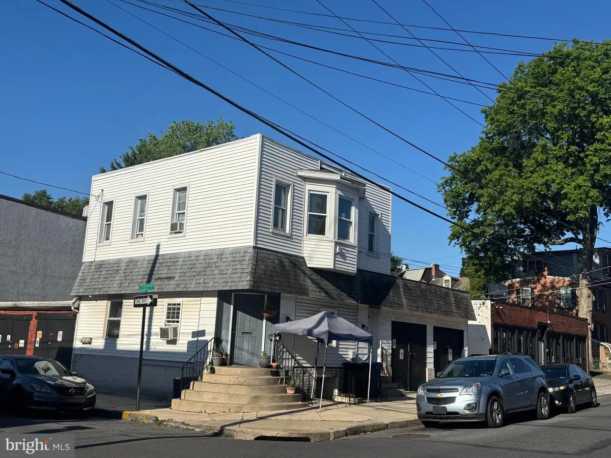 520 Windsor St, Reading, PA 19601 - #1