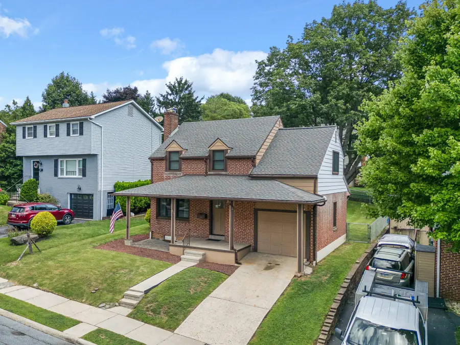 517 Wellington Ave, Reading, PA 19609 - #2
