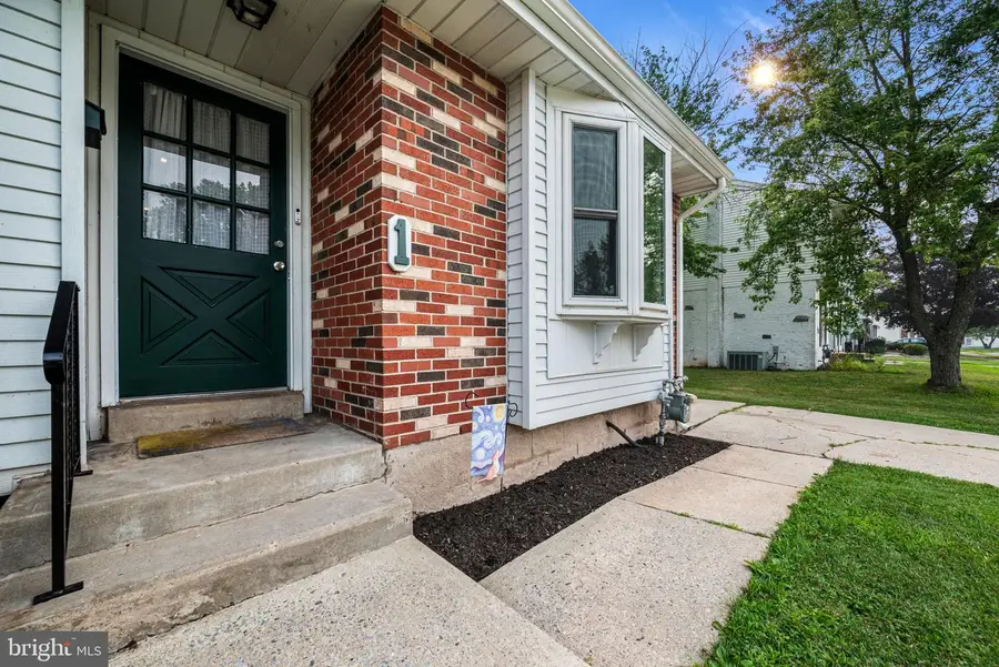 1 Maplewood Ct, Douglassville, PA 19518 - #2