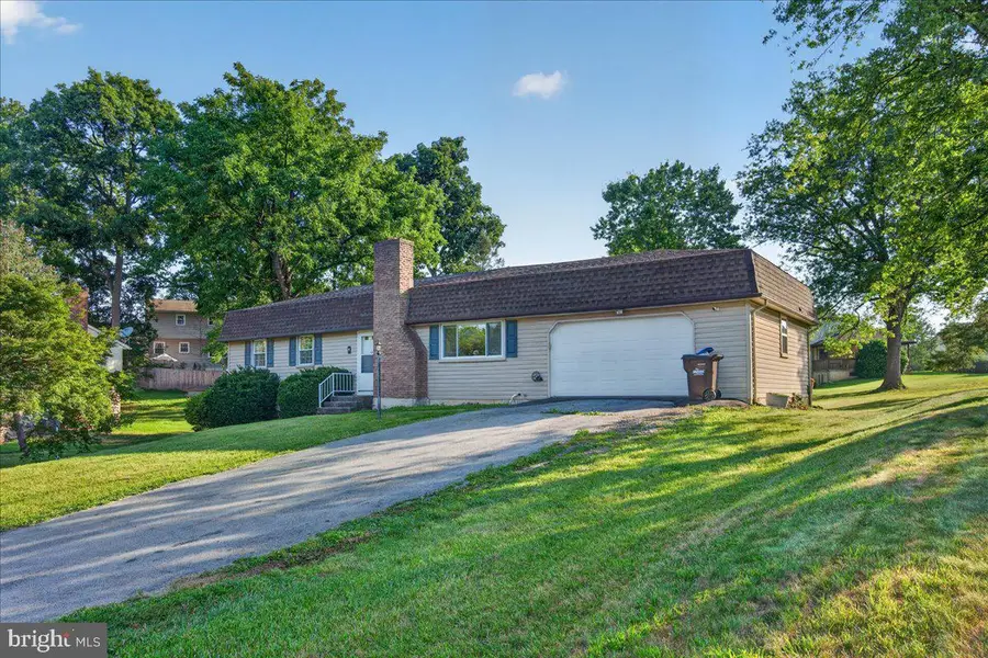 119 Russell Ave, Douglassville, PA 19518 - #3