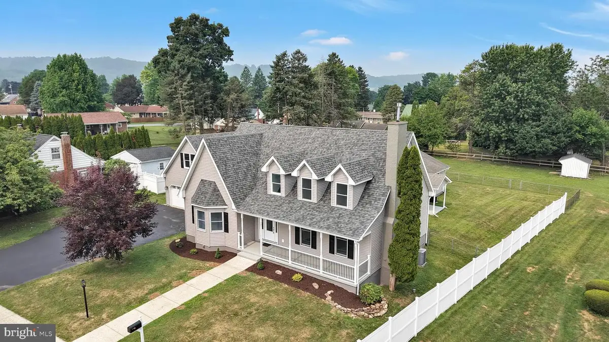 300 Beckley St, Wernersville, PA 19565 - #1