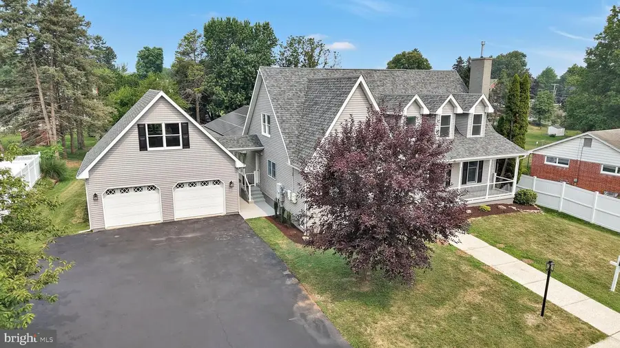 300 Beckley St, Wernersville, PA 19565 - #2