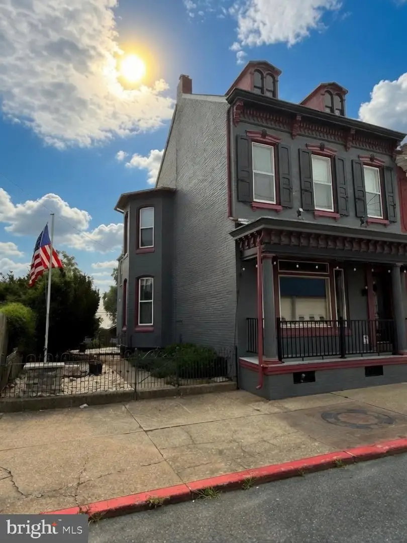 138 S 4th St, Hamburg, PA 19526 - #1