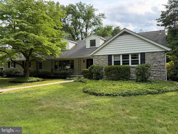 1202 Old Mill Rd Rd, READING, PA 19610