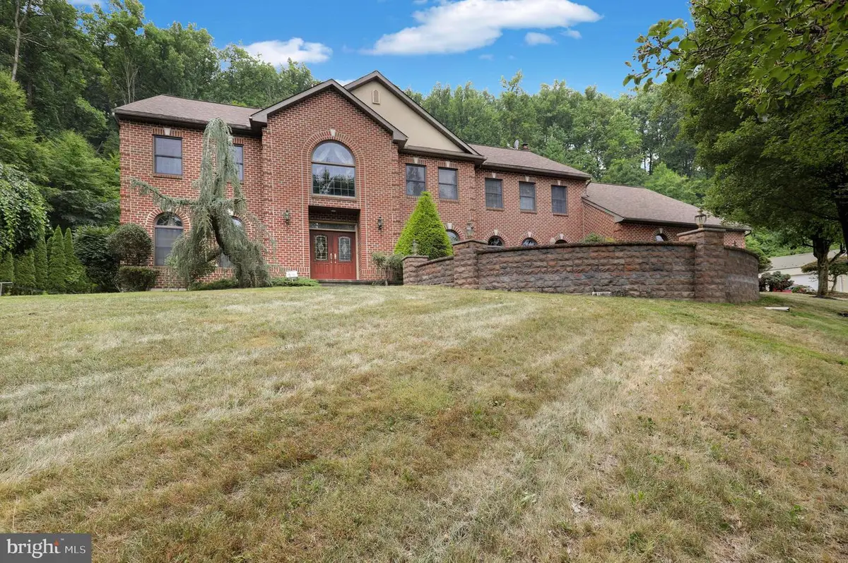 456 Main St, Mohnton, PA 19540 - #1