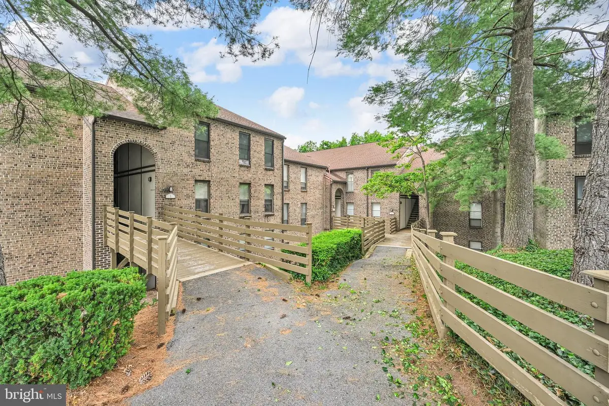 2-b Fairway Rd, Reading, PA 19607 - #1