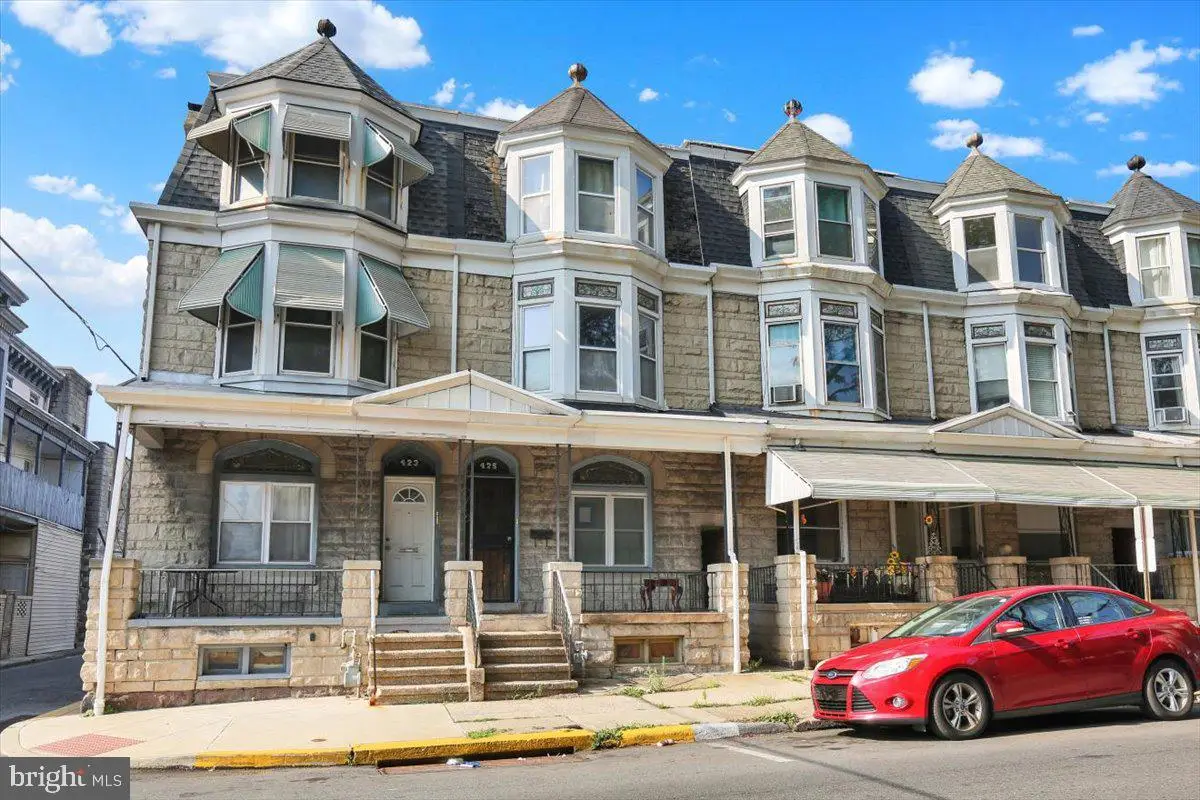 425 Chestnut St, Reading, PA 19602 - #1