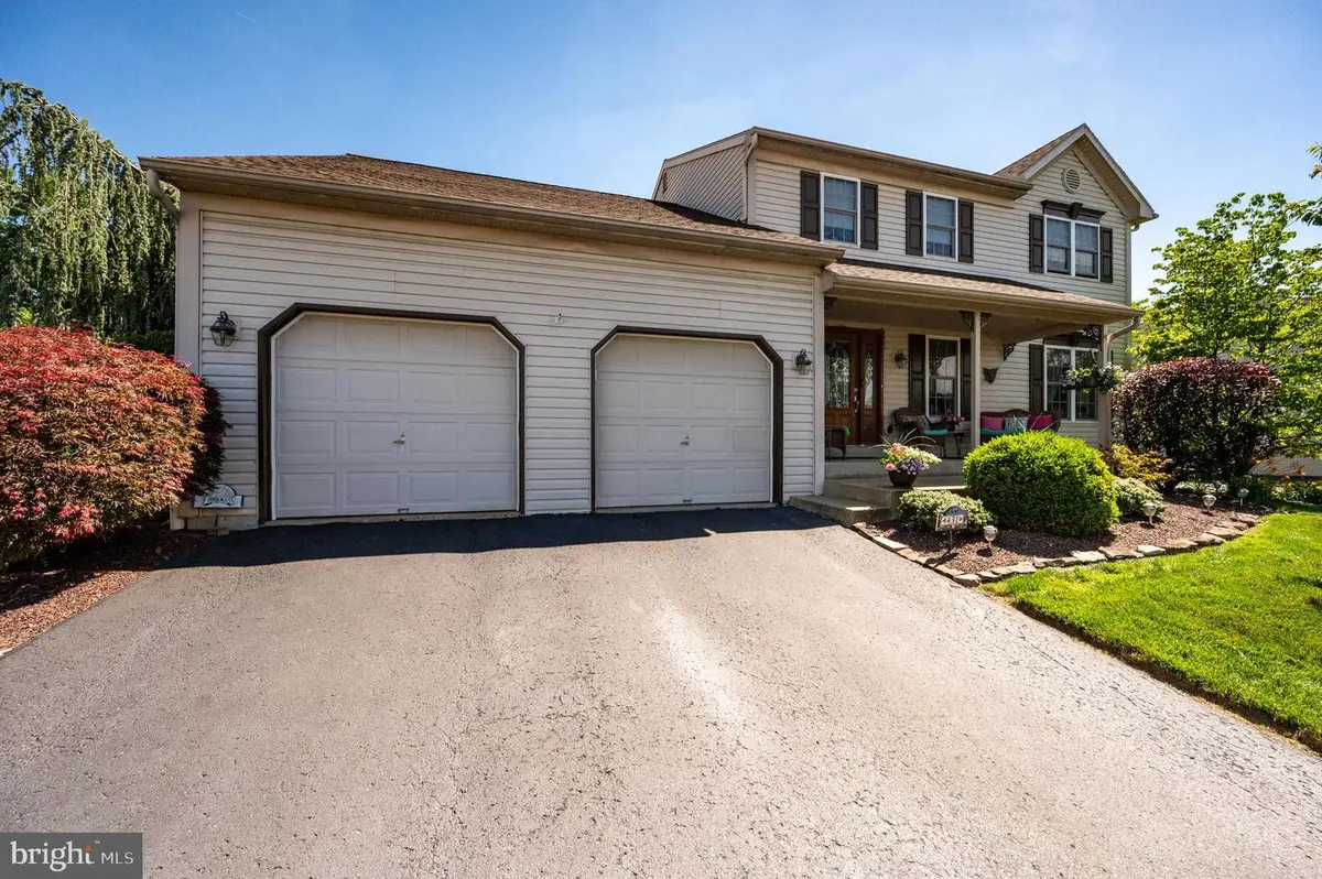 431 E Augusta Dr, Sinking Spring, PA 19608 - #1