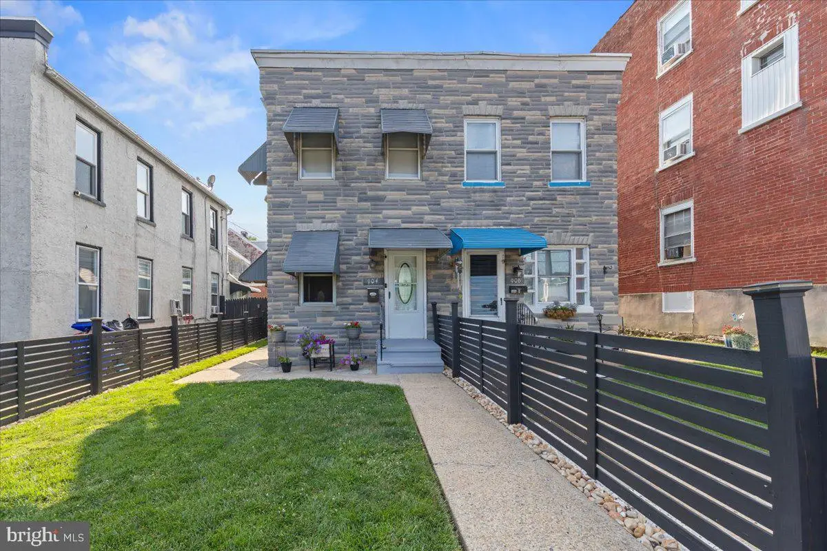 904 N 6th St, Reading, PA 19601 - #1