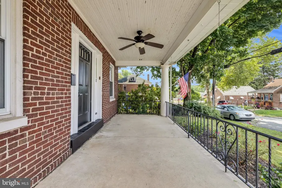 11 Laird St, West Lawn, PA 19609 - #3