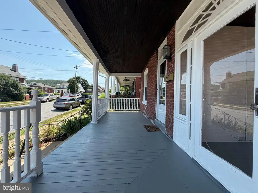 122 Arlington St, Reading, PA 19611 - #3