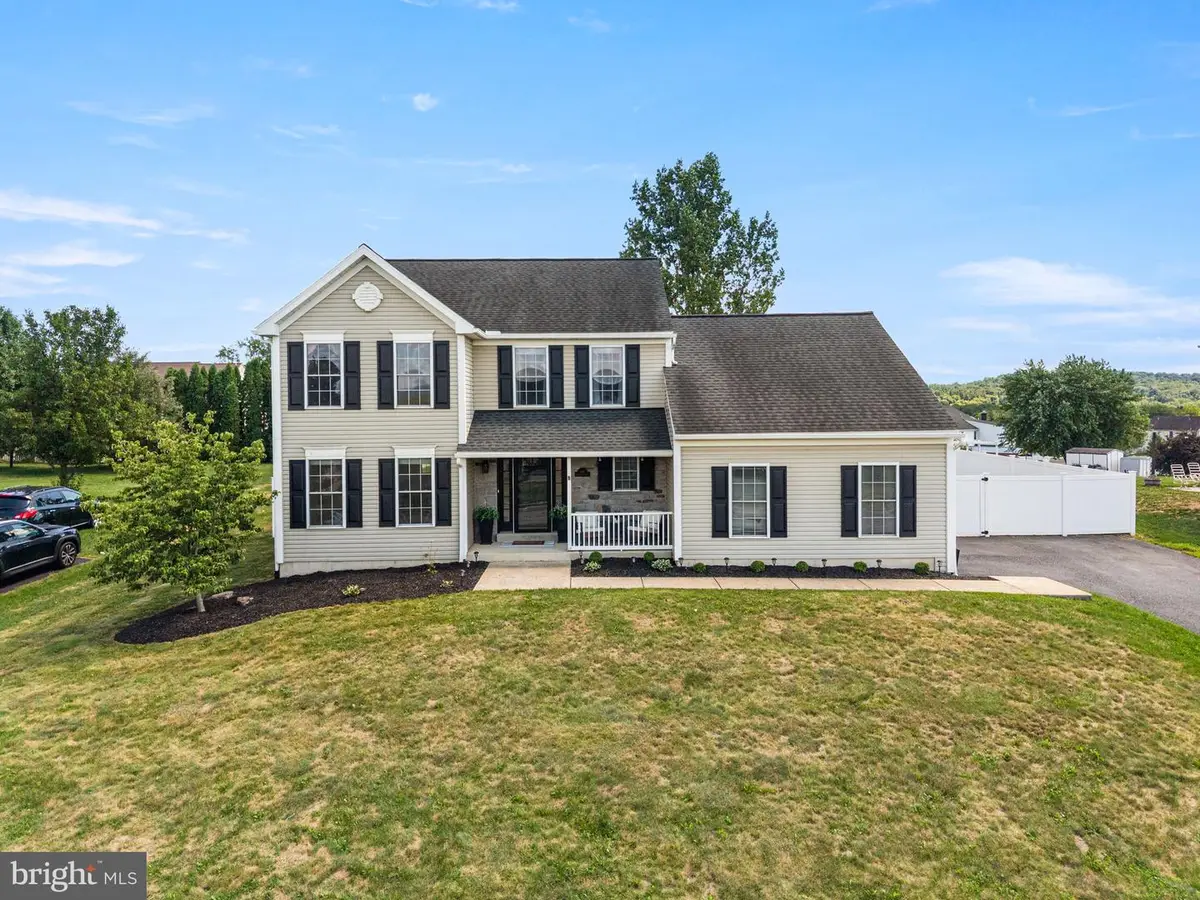 108 Dogwood Dr, Bernville, PA 19506 - #1