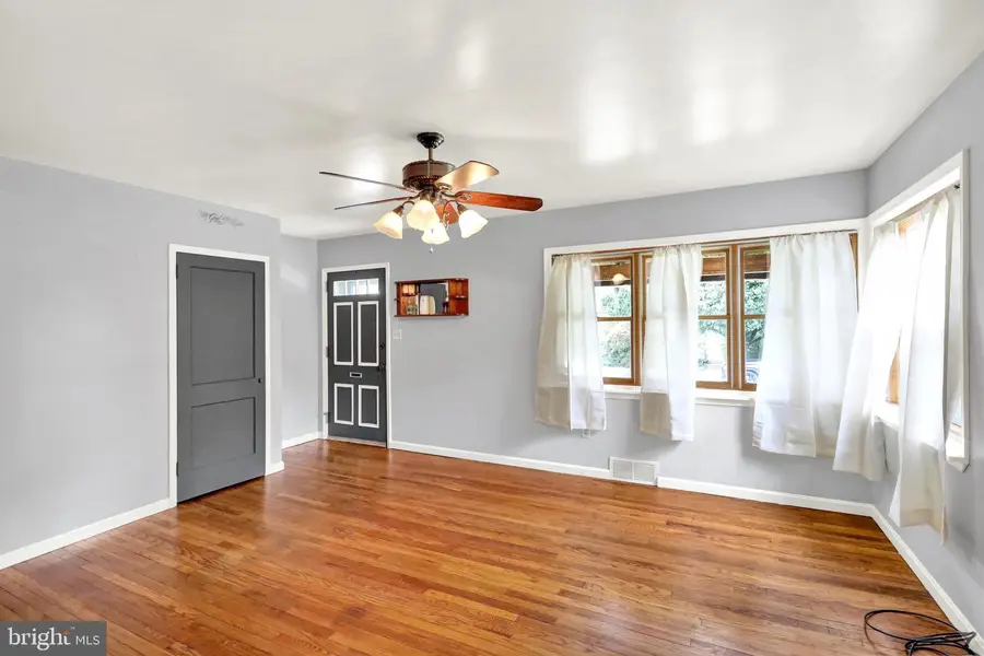 308 Newport Ave, Reading, PA 19611 - #3