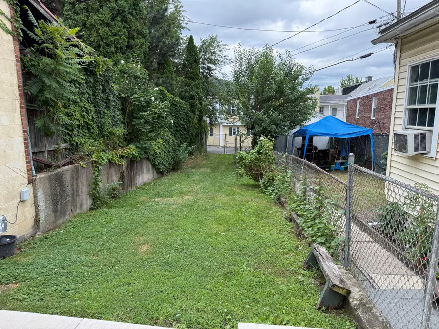 1110 Franklin St, Reading, PA 19602 - #2