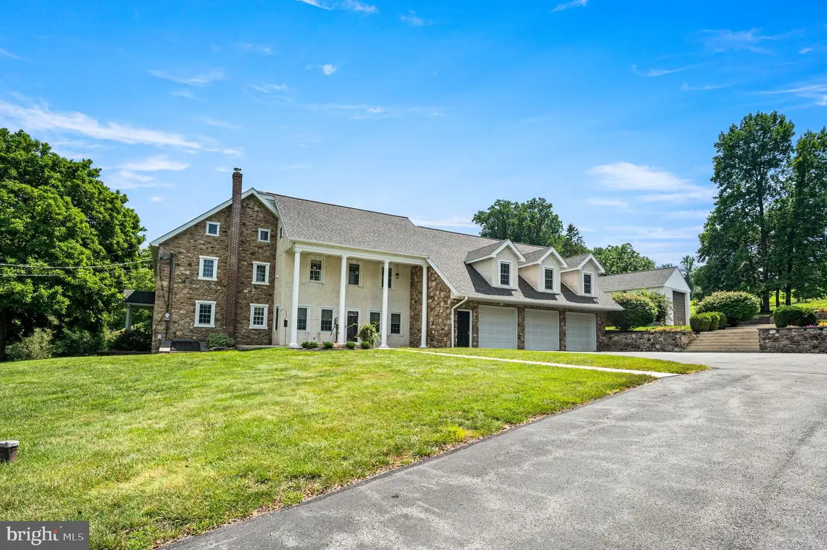 112 Terrace Rd, Boyertown, PA 19512 - #1