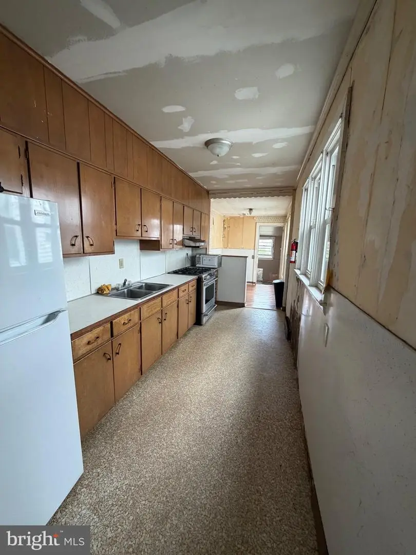 320 Miller St, Reading, PA 19602 - #3