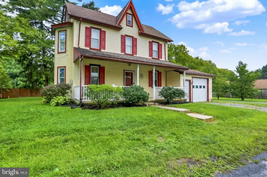 8 Cemetery Rd, Fleetwood, PA 19522 - #2