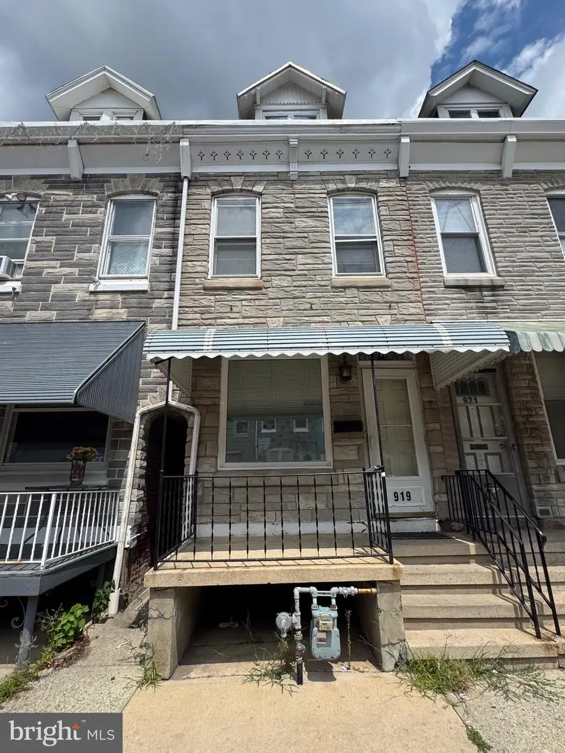 919 Perry St, Reading, PA 19604 - #1