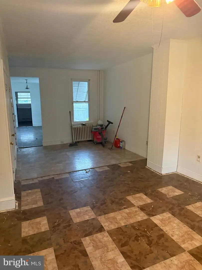 210 S 11th St, Reading, PA 19602 - #3