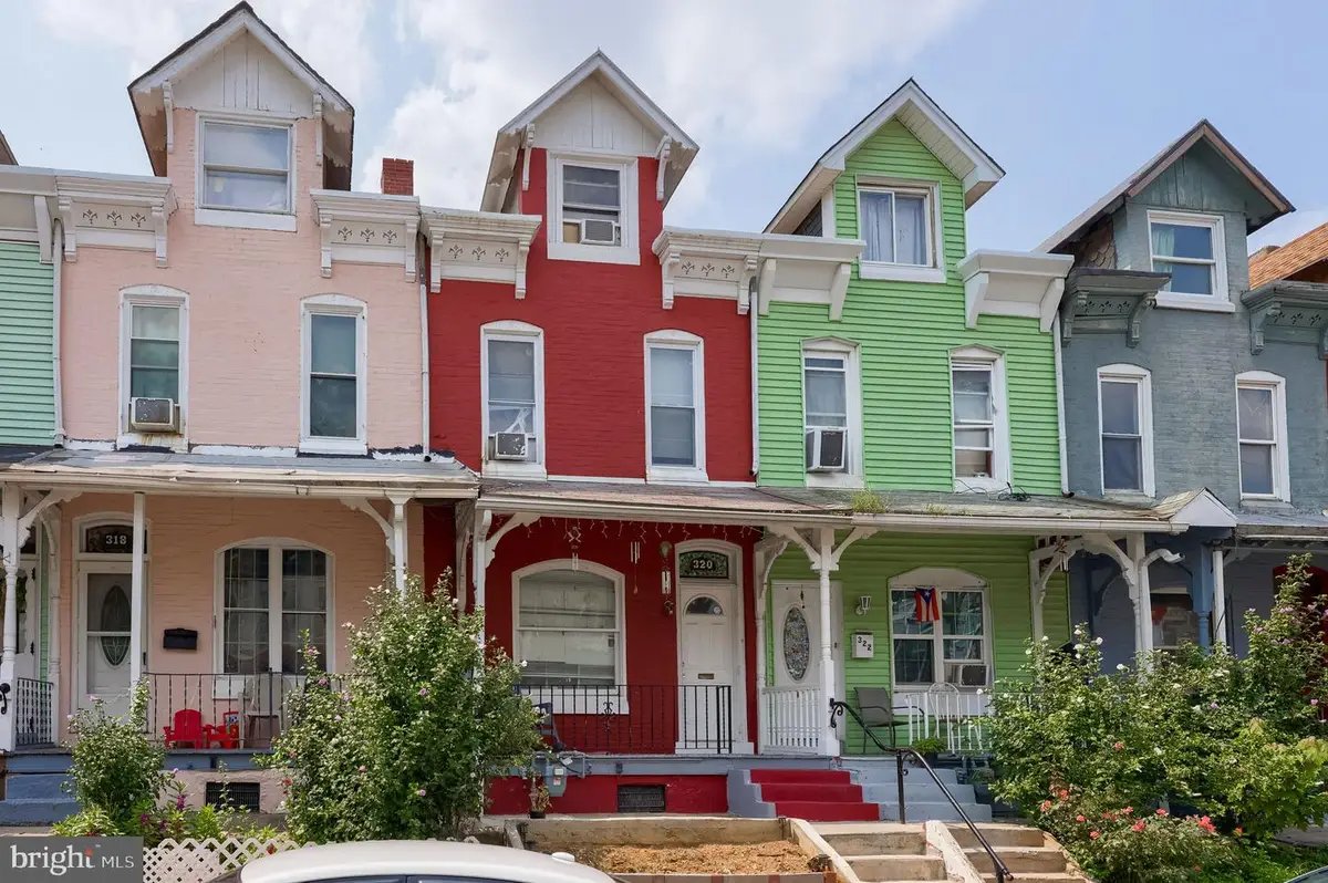 320 Pear St, Reading, PA 19601 - #1