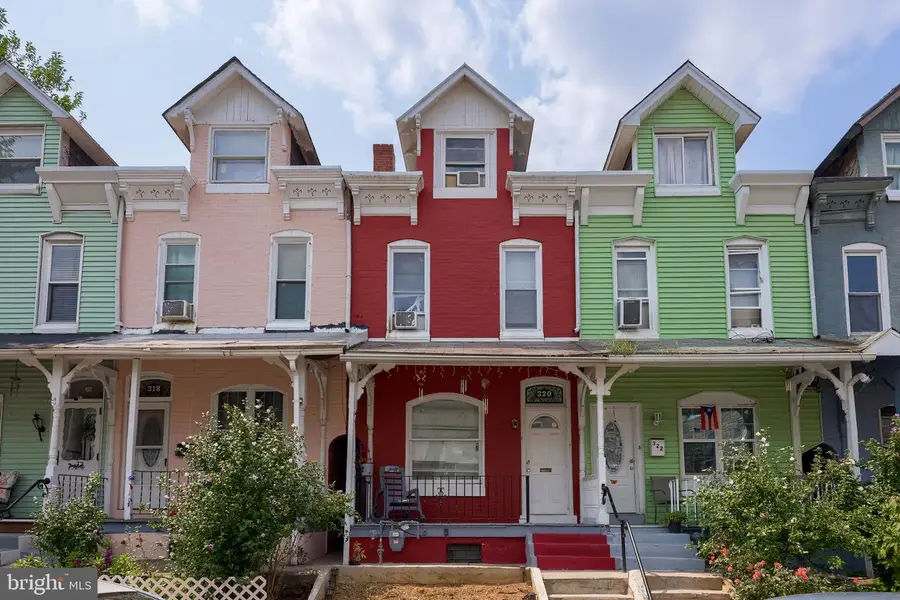320 Pear St, Reading, PA 19601 - #3