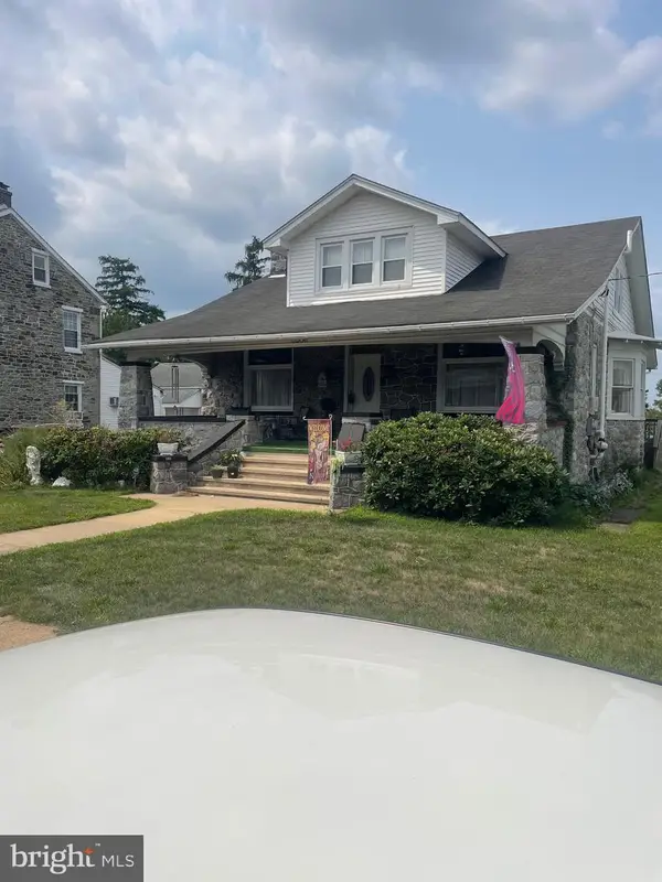 3306 Kutztown Rd, LAURELDALE, PA 19605