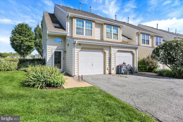 10 Chatham Dr, MORGANTOWN, PA 19543