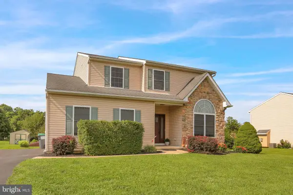 409 E Penn St, TOPTON, PA 19562
