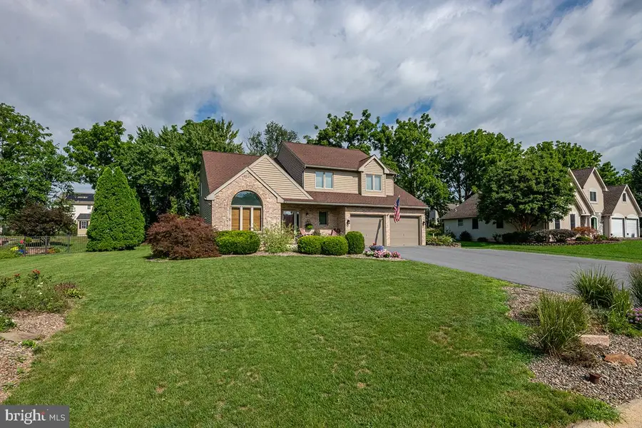328 W Walnut Tree Dr, Blandon, PA 19510 - #3