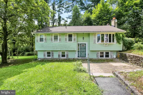3323 E Galen Hall Rd, REINHOLDS, PA 17569