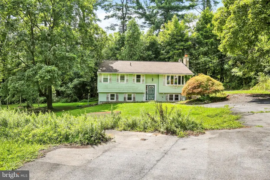 3323 E Galen Hall Rd, Reinholds, PA 17569 - #2