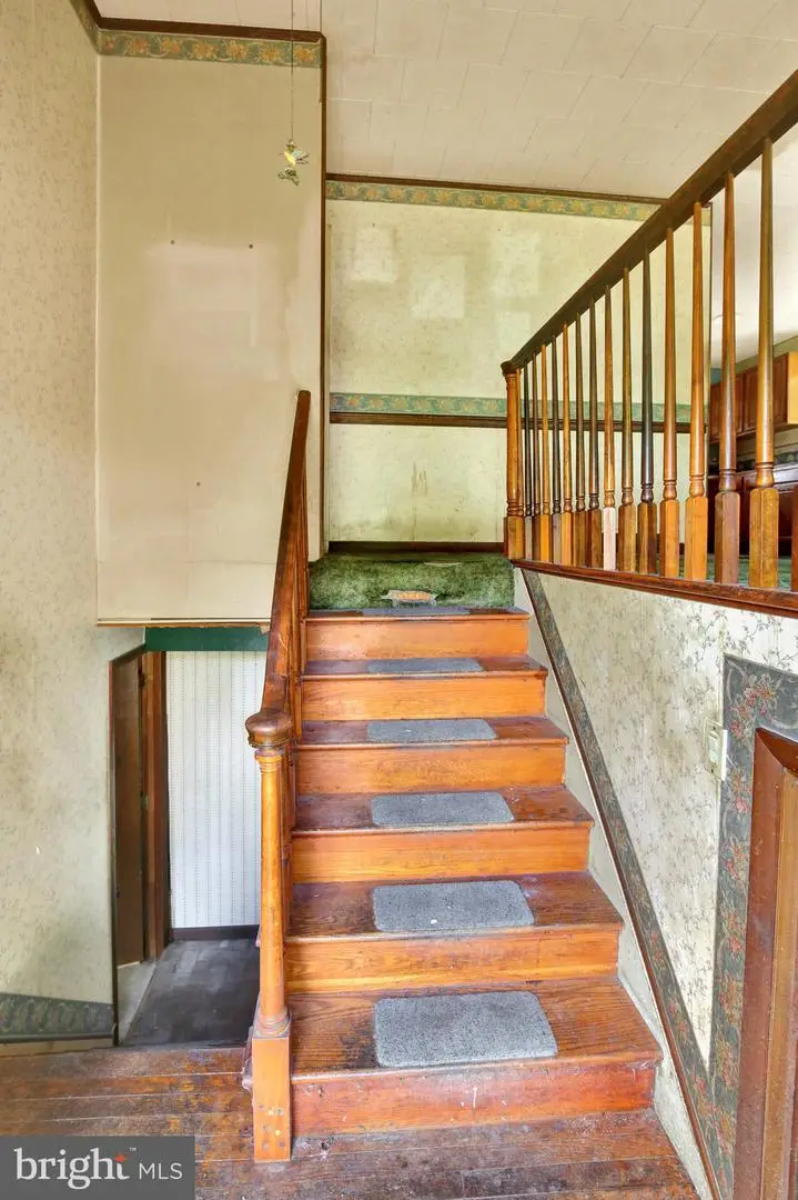 3323 E Galen Hall Rd, Reinholds, PA 17569 - #3