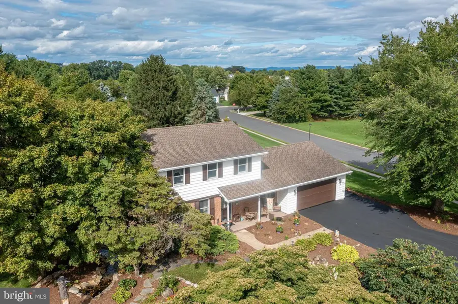 303 Belle Alto Rd, Wernersville, PA 19565 - #2
