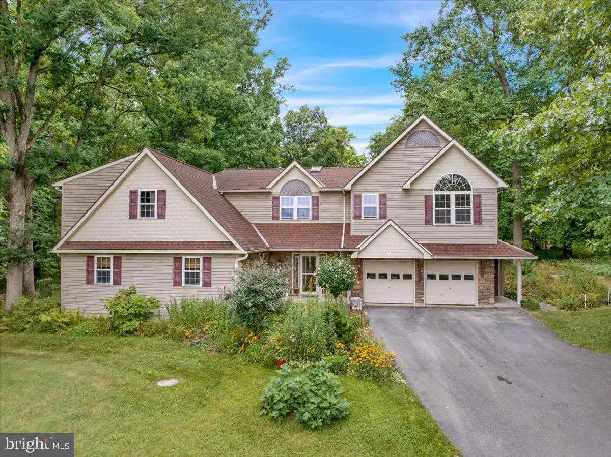 715 Texter Mountain Rd, Robesonia, PA 19551 - #1