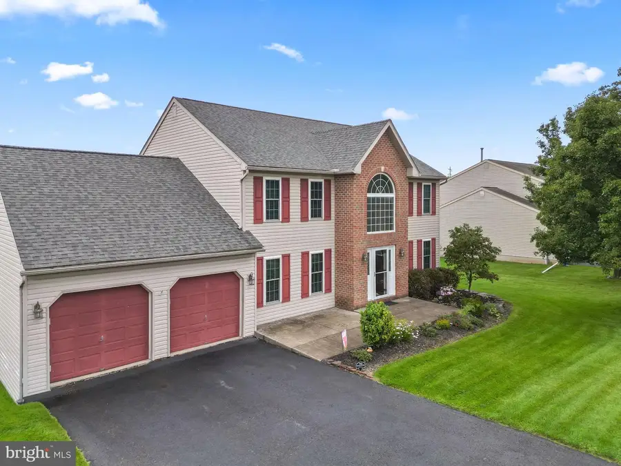 201 Verdure Ln, Douglassville, PA 19518 - #3