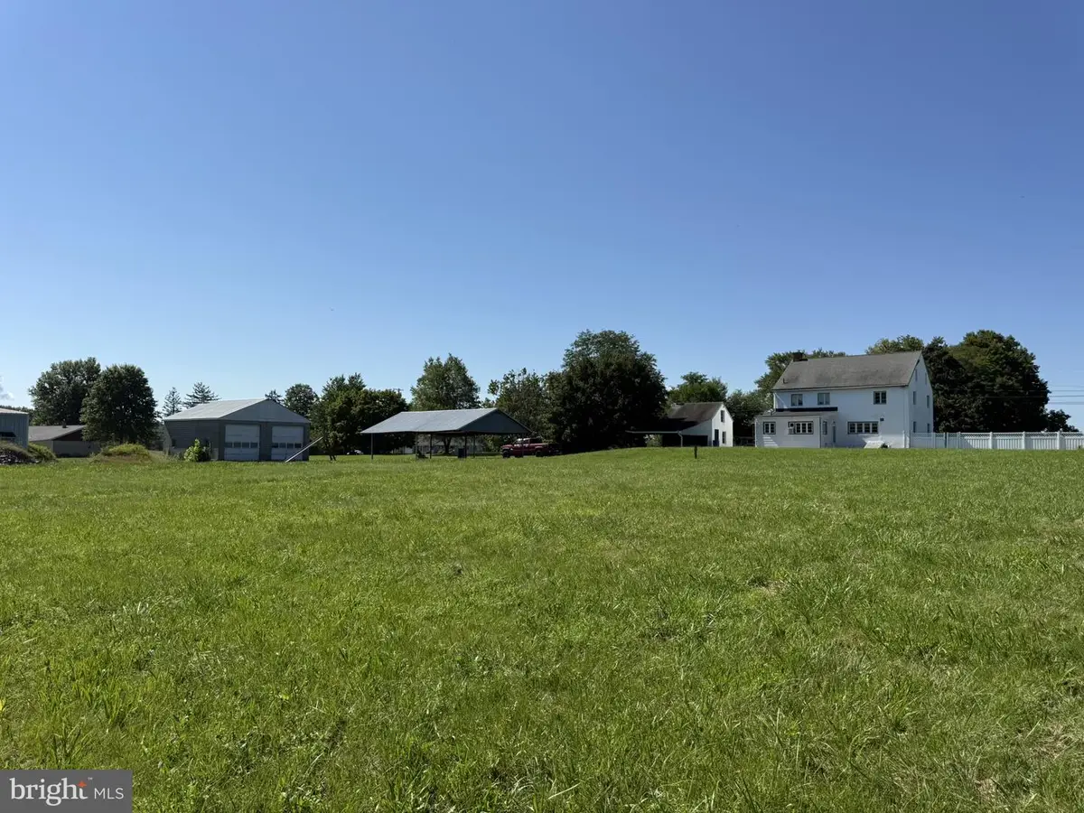 725 Evans Rd, Pottstown, PA 19464 - #1