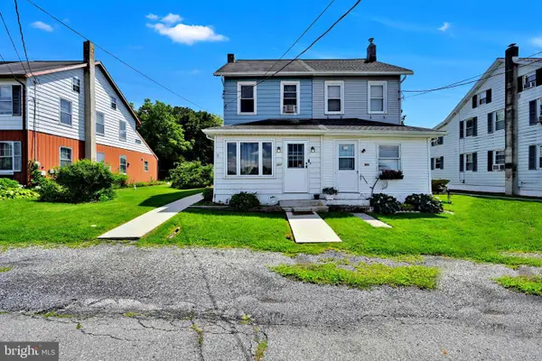 207 E Hunter St, LYON STATION, PA 19536