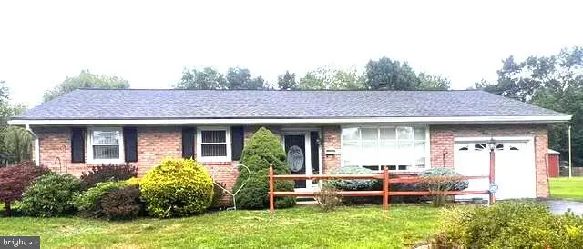 129 Hall Rd, Shoemakersville, PA 19555 - #1