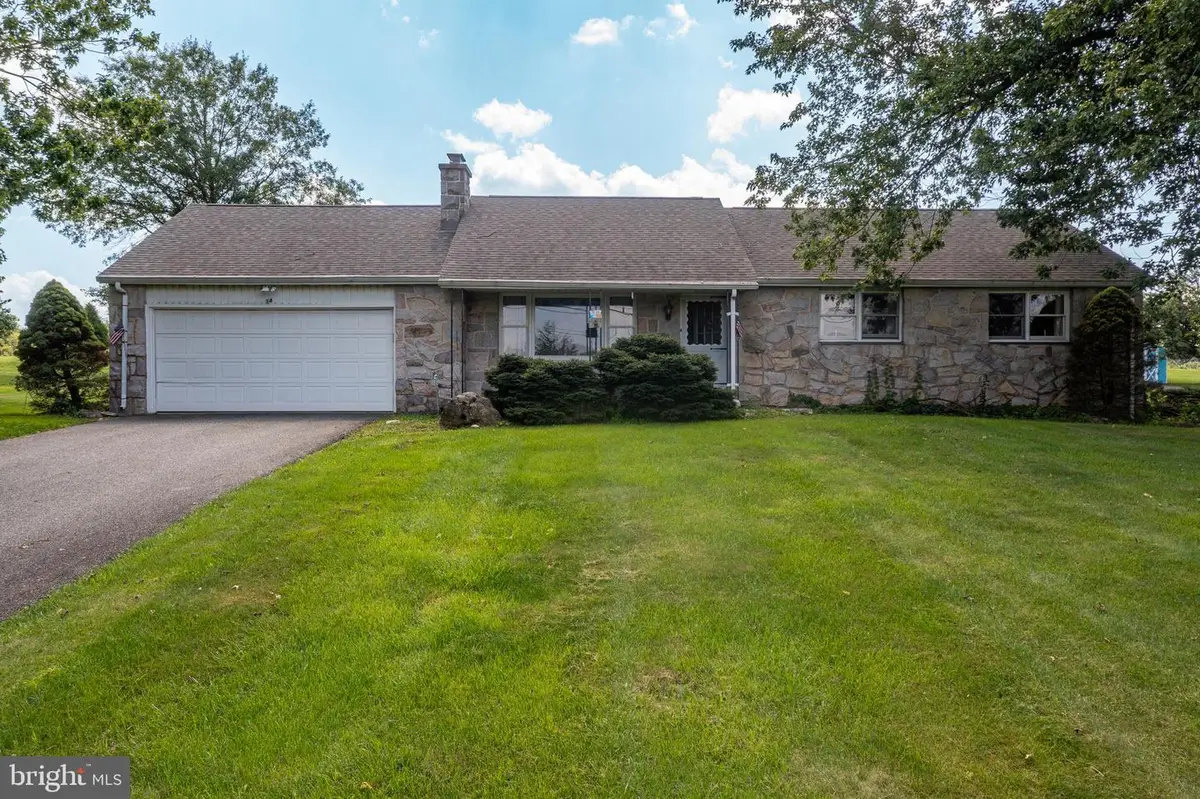 34 Locust Rd, Boyertown, PA 19512 - #1