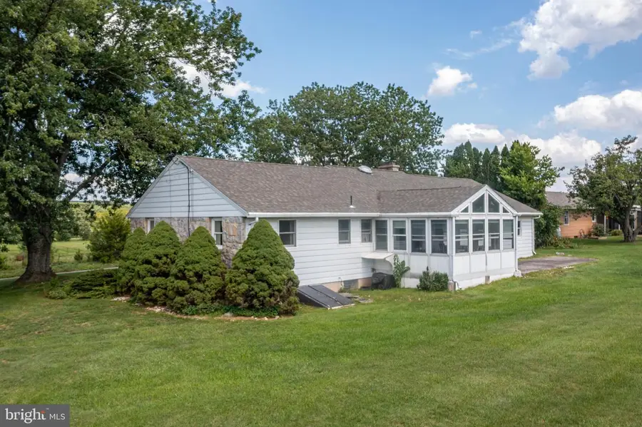 34 Locust Rd, Boyertown, PA 19512 - #3