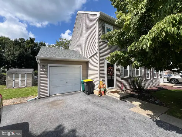 202 S 4th St, WOMELSDORF, PA 19567