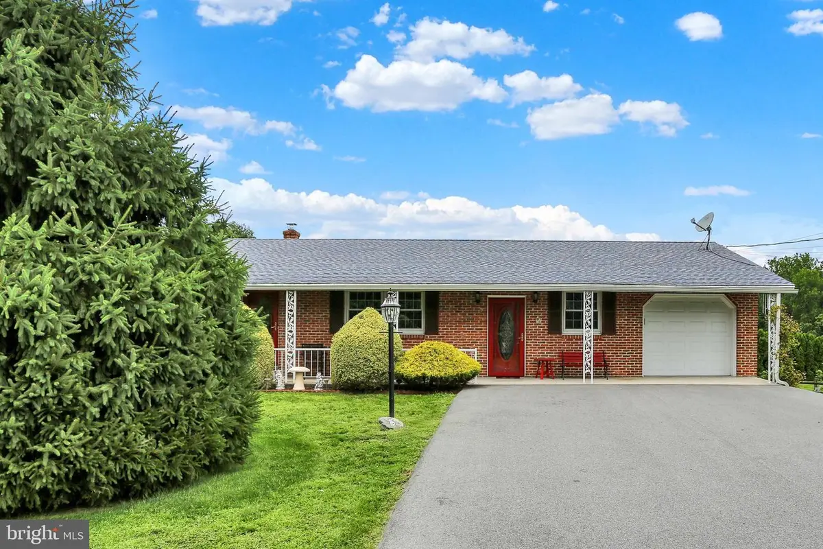 16 Adele Ave, Blandon, PA 19510 - #1