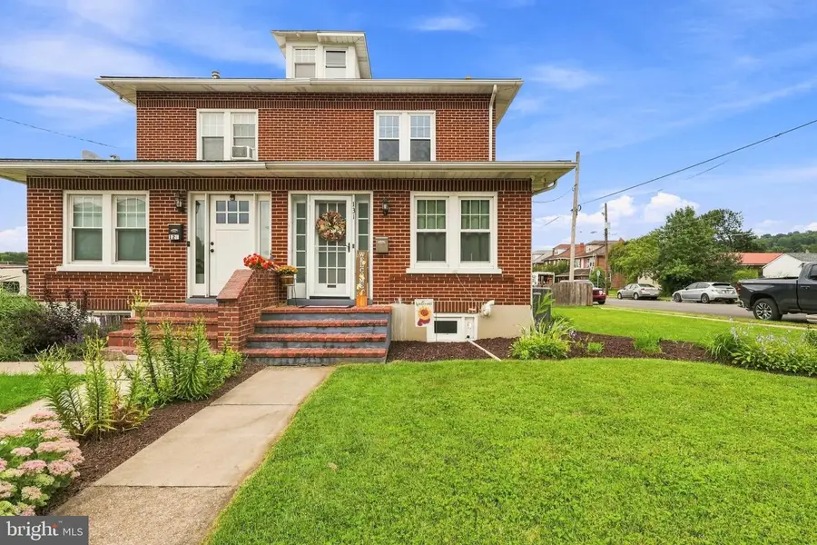131 S Haas St, Topton, PA 19562 - #3