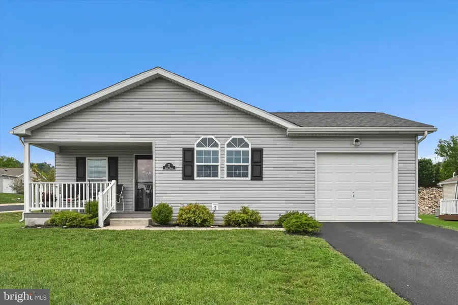 25 Dawn Dr, Douglassville, PA 19518 - #2